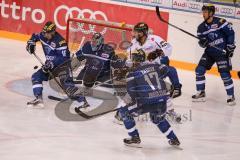 DEL - Eishockey - ERC Ingolstadt - Krefeld Pinguine - Saison 2016/2017 - Martin Buchwieser (#16 ERCI) - Timo Pielmeier Torwart (#51 ERCI) - Petr Taticek (#17 ERCI) - Foto: Meyer Jürgen
