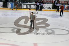 DEL - Eishockey - ERC Ingolstadt - Eisbären Berlin - Saison 2016/2017 - Tyler Bouck beim Anfangsbully -  Foto: Meyer Jürgen