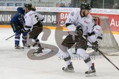 DEL - Eishockey - ERC Ingolstadt - Nürnberg Ice Tigers - Saison 2016/2017 - Jean-Francois Jacques (#44 ERCI) mit dem 1:0 Führungstreffer - Jochen Reimer Torwart(#32 Nürnberg) - Brett Festerling (#2 Nürnberg) - Jubel - Foto: Meyer Jürgen