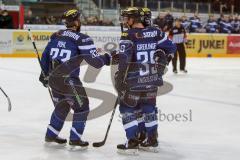 DEL - Eishockey - ERC Ingolstadt - Nürnberg Ice Tigers - Saison 2016/2017 - Dustin Friesen (#14 ERCI) mit dem 2:1 Führungstreffer - Jubel - Thomas Greilinger (#39 ERCI) - Foto: Meyer Jürgen