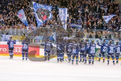 DEL - Eishockey - ERC Ingolstadt - Iserlohn Roosters - Saison 2016/2017 - Die Spieler bedanken sich bei den Fans - Martin Buchwieser (#16 ERCI) -Eisenhut Marco (#30 ERCI) - Timo Pielmeier Torwart (#51 ERCI) -Petr Pohl (#33 ERCI) - Thomas Greilinger (#39 E