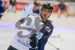 DEL - Eishockey - ERC Ingolstadt - Augsburger Panther - Saison 2016/2017 - Fabio Wagner (#5 ERCI) beim warm machen - Foto: Meyer Jürgen