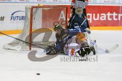 DEL - Eishockey - ERC Ingolstadt - Fischtown Pinguins - Saison 2016/2017 - Timo Pielmeier Torwart (#51 ERCI) - Fabio Wagner (#5 ERCI) - #fb14# - Foto: Meyer Jürgen