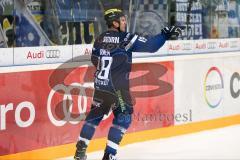 DEL - Eishockey - ERC Ingolstadt - Straubing Tigers - Saison 2016/2017 - Danny Irmen (#19 ERCI) mit dem 1:0 Führungstreffer - Pätzold Dimitri Torwart (#32 Straubing) Jubel - Foto: Meyer Jürgen