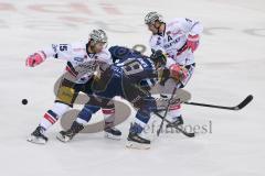 DEL - Eishockey - ERC Ingolstadt - Eisbären Berlin - Saison 2016/2017 - Danny Irmen (#19 ERCI) - Micki DuPont (#25 Berlin) - Foto: Meyer Jürgen