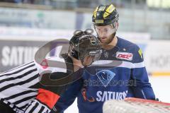 DEL - Eishockey - ERC Ingolstadt - Iserlohn Roosters - Saison 2016/2017 - Darryl Boyce (#10 ERCI)  im Gespräch mit dem Schiedsrichter - Foto: Meyer Jürgen