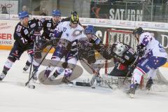 DEL - Eishockey - ERC Ingolstadt - Adler Mannheim - Saison 2016/2017 - Danny Irmen (#19 ERCI) versucht den Bauerntrick - Endras Dennis Torwart (#44 Mannheim) - Darryl Boyce (#10 ERCI)  - Foto: Meyer Jürgen