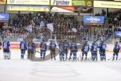 DEL - Eishockey - ERC Ingolstadt - Iserlohn Roosters - Saison 2016/2017 - Die Spieler bedanken sich bei den Fans - Martin Buchwieser (#16 ERCI) -Eisenhut Marco (#30 ERCI) - Timo Pielmeier Torwart (#51 ERCI) -Petr Pohl (#33 ERCI) - Thomas Greilinger (#39 E