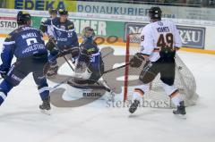 DEL - Eishockey - ERC Ingolstadt - Grizzlys Wolfsburg - Saison 2016/2017 - Der 1:2 Führungstreffer von Wolfsburg durch Aubin Brent (#11 Wolfsburg) - Timo Pielmeier Torwart (#51 ERCI) - Patrick McNeill (#2 ERCI) - Voakes Mark (#49 Wolfsburg) - Foto: Meyer 