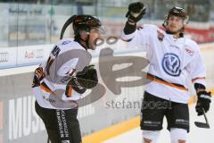 DEL - Eishockey - ERC Ingolstadt - Grizzlys Wolfsburg - Saison 2016/2017 - Aubin Brent (#11 Wolfsburg) mit dem 1:2 Führungstreffer - Foto: Meyer Jürgen