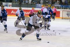 DEL - Eishockey - ERC Ingolstadt - Fischtown Pinguins - Saison 2016/2017 - Patrick McNeill (#2 ERCI) beim warm machen - Foto: Meyer Jürgen