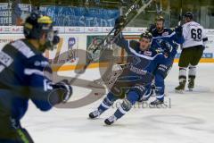 DEL - Eishockey - ERC Ingolstadt - Nürnberg Ice Tigers - Saison 2016/2017 - Dustin Friesen (#14 ERCI) mit dem 2:1 Führungstreffer - Jubel - Jochen Reimer Torwart(#32 Nürnberg) - Thomas Greilinger (#39 ERCI) - Foto: Meyer Jürgen