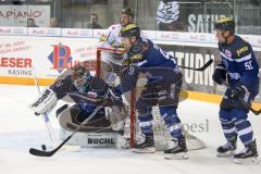DEL - Eishockey - ERC Ingolstadt - Krefeld Pinguine - Saison 2016/2017 - Timo Pielmeier Torwart (#51 ERCI) - Brandon Buck (#9 ERCI) - Foto: Meyer Jürgen