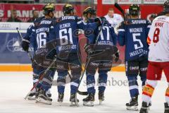 DEL - Eishockey - ERC Ingolstadt - Düsseldorfer EG - Saison 2016/2017 - David Elsner (#61 ERCI) trifft zum 1:0 Führungstreffer - Petr Taticek (#17 ERCI) - Jubel - Foto: Meyer Jürgen