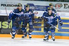 DEL - Eishockey - ERC Ingolstadt - Schwenninger Wild Wings - Saison 2016/2017 - Der 4:1  Treffer von Brandon Buck (#9 ERCI) - 35 Joseph MacDonald (Torhueter Schwenninger Wild Wings) - Jubel - Danny Irmen (#19 ERCI) - Dustin Friesen (#14 ERCI) - Foto: Meye