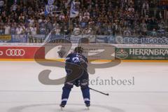 DEL - Eishockey - ERC Ingolstadt - Krefeld Pinguine - Saison 2016/2017 - Petr Pohl (#33 ERCI) bedankt sich bei den Fans`s - Jubel - Foto: Meyer Jürgen