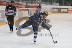 DEL - Eishockey - ERC Ingolstadt - Adler Mannheim - Saison 2016/2017 - Martin Buchwieser (#16 ERCI) mit einem Schuss auf das Tor - Foto: Meyer Jürgen