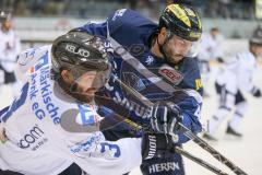 DEL - Eishockey - ERC Ingolstadt - Iserlohn Roosters - Saison 2016/2017 - Jean-Francois Jacques (#44 ERCI) - Larsson Johan (#3 Iserlohn) - Foto: Meyer Jürgen