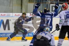 DEL - Eishockey - ERC Ingolstadt - Schwenninger Wild Wings - links Petr Pohl (ERC 33) trifft zum 1:0 Tor Jubel, mit Petr Taticek (ERC 17)