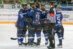 DEL - Eishockey - ERC Ingolstadt - Fischtown Pinguins - Saison 2016/2017 - John Laliberte (#15 ERCI) trifft zum 1:1 Ausgleichstreffer - Jubel - Brandon Buck (#9 ERCI) - #Dustin Friesen (#14 ERCI) - Foto: Meyer Jürgen