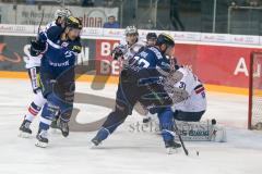 DEL - Eishockey - ERC Ingolstadt - Eisbären Berlin - Saison 2016/2017 - Benedikt Kohl (#34 ERCI) mit einer Torchance - Petri Vehanen (Torwart #31 Berlin) - Foto: Meyer Jürgen