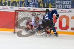 DEL - Eishockey - ERC Ingolstadt - Fischtown Pinguins - Saison 2016/2017 -John Laliberte (#15 ERCI) beim Penalty schiessen - Jerry Kuhn (Torwart #35 Bremerhaven) - Foto: Meyer Jürgen