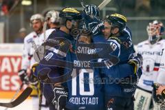 DEL - Eishockey - ERC Ingolstadt - Eisbären Berlin - Saison 2016/2017 - Danny Irmen (#19 ERCI) mit dem 1:0 Führungstreffer - Jubel  -Darryl Boyce (#10 ERCI)  -  Petri Vehanen (Torwart #31 Berlin) - Foto: Meyer Jürgen