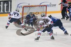 DEL - Eishockey - ERC Ingolstadt - Eisbären Berlin - Saison 2016/2017 - Timo Pielmeier Torwart (#51 ERCI) - #Daniel Fischbuch (#77 Berlin) - Jonas Müller (#18  Berlin) - Foto: Meyer Jürgen