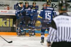 DEL - Eishockey - ERC Ingolstadt - Schwenninger Wild Wings - Saison 2016/2017 - Der 4:1  Treffer von Brandon Buck (#9 ERCI) - 35 Joseph MacDonald (Torhueter Schwenninger Wild Wings) - Jubel - Danny Irmen (#19 ERCI) - Dustin Friesen (#14 ERCI) - Foto: Meye