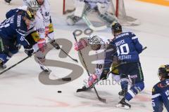 DEL - Eishockey - ERC Ingolstadt - Eisbären Berlin - Saison 2016/2017 - Darryl Boyce (#10 ERCI)  - Darin Olver (#40 Berlin) - Foto: Meyer Jürgen