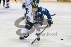 DEL - Eishockey - ERC Ingolstadt - Fischtown Pinguins - Saison 2016/2017 - Petr Pohl (#33 ERCI) beim warm machen - Foto: Meyer Jürgen