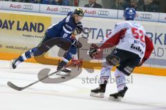 DEL - Eishockey - ERC Ingolstadt - Adler Mannheim - Saison 2016/2017 - Danny Irmen (#19 ERCI) - Bittner Dominik (#52 Mannheim) - Foto: Meyer Jürgen