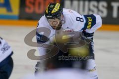 DEL - Eishockey - ERC Ingolstadt - Fischtown Pinguins - Saison 2016/2017 - Thomas Oppenheimer (#8 ERCI) beim Bully - Foto: Meyer Jürgen