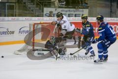 DEL - Eishockey - ERC Ingolstadt - Nürnberg Ice Tigers - Saison 2016/2017 - Timo Pielmeier Torwart (#51 ERCI) - Steven Reinprecht (#28 Nürnberg) - Foto: Meyer Jürgen