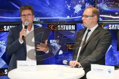 DEL - Eishockey - ERC Ingolstadt - Saison 2016/2017 - Vorstellung Sponsor Saturn und neues Trikot - CEO Media Saturn Wolfgang Kirsch, und Claudius Rehbein