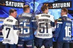 DEL - Eishockey - ERC Ingolstadt - Saison 2016/2017 - Vorstellung Sponsor Saturn und neues Trikot - Mit Sponsoren CEO Media Saturn Thomas Wünnenberg, Patrick Köppchen (ERC 55), Torwart Timo Pielmeier (ERC 51) CEO Media Saturn Wolfgang Kirsch