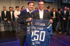 DEL - Eishockey - ERC Ingolstadt - Saison 2016/2017 - Saisonabschlussfeier - Ehrung von Thomas Greilinger (#39 ERCI) für 250 DEL Tore - Claus Gröbner links - Foto: Meyer Jürgen
