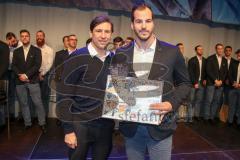 DEL - Eishockey - ERC Ingolstadt - Saison 2016/2017 - Saisonabschlussfeier - Abschied von Jean-Francois Jacques (#44 ERCI) - Claus Gröbner links - Foto: Meyer Jürgen