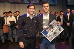 DEL - Eishockey - ERC Ingolstadt - Saison 2016/2017 - Saisonabschlussfeier - Abschied von Björn Svensson (#91 ERCI) - Claus Gröbner links - Foto: Meyer Jürgen