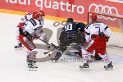 DEL - Eishockey - ERC Ingolstadt - Rapperswil-Jona  Lakers - Testspiel - Saison 2016/2017 - Darryl Boyce (#10 ERCI)  - Tobler Michael (#25 Rapperswil-Lakers) - Blatter Patrick (#7 Rapperswil-Lakers) - Foto: Meyer Jürgen