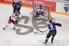 DEL - Eishockey - ERC Ingolstadt - Rapperswil-Jona  Lakers - Testspiel - Saison 2016/2017 - Brandon Buck (#9 ERCI) - Darryl Boyce (#10 ERCI)  - Tobler Michael (#25 Rapperswil-Lakers) - Foto: Meyer Jürgen