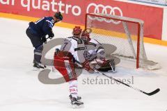 DEL - Eishockey - ERC Ingolstadt - Rapperswil-Jona  Lakers - Testspiel - Saison 2016/2017 - Brandon Buck (#9 ERCI) - Darryl Boyce (#10 ERCI)  - Tobler Michael (#25 Rapperswil-Lakers) - Foto: Meyer Jürgen