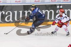 DEL - Eishockey - ERC Ingolstadt - Rapperswil-Jona  Lakers - Testspiel - Saison 2016/2017 - Benedikt Schopper (#11 ERCI) - Brandi Nicola (#74 Rapperswil-Lakers) - Foto: Meyer Jürgen