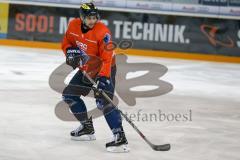 DEL - Eishockey - ERC Ingolstadt - Saison 2016/2017 - 1. Training mit Tommy Samuelsson (Cheftrainer ERCI) - Christoph Kiefersauer (#21 ERCI) - Foto: Meyer Jürgen