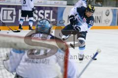 DEL - Eishockey - ERC Ingolstadt - Saison 2016/2017 - ERC Ingolstadt - Sparta Prag - Patrick Köppchen (#55 ERCI) beim warm machen - Foto: Meyer Jürgen