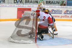 DEL - Eishockey - ERC Ingolstadt - HCB Südtirol Alperia - Saison 2016/2017 - Thomas Greilinger (#39 ERCI) mit dem 2:0 Führungstreffer -  - Smith Jacob Goalkeeper (Bozen) - Foto: Meyer Jürgen