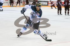 DEL - Eishockey - ERC Ingolstadt - Saison 2016/2017 - ERC Ingolstadt - Sparta Prag - Martin Buchwieser (#16 ERCI) beim warm machen - Foto: Meyer Jürgen