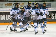 DEL - Eishockey - ERC Ingolstadt - Saison 2016/2017 - ERC Ingolstadt - Petr Pohl (#33 ERCI) schießt den Anschlusstreffer zum 1:3 - Thomas Greilinger (#39 ERCI) - Fabio Wagner (#5 ERCI) - Petr Taticek (#17 ERCI) - Brian Salcido (#22 ERCI) - Sparta Prag - F