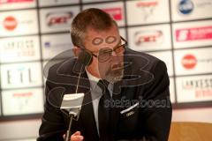 DEL - Eishockey - Kölner Haie - ERC Ingolstadt - Saison 2017/2018 - Tommy Samuelson (Cheftrainer ERCI) bei der Pressekonferenz - Foto: Markus Banai