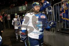 DEL - Eishockey - Kölner Haie - ERC Ingolstadt - Saison 2017/2018 - Foto: Sean Sullivan (#37 ERCI) - Markus Banai